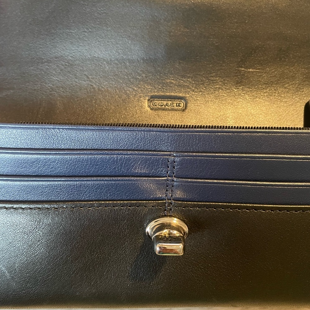 Coach Midnight Blue Leather turn-lock Wallet - Picture 5 of 8